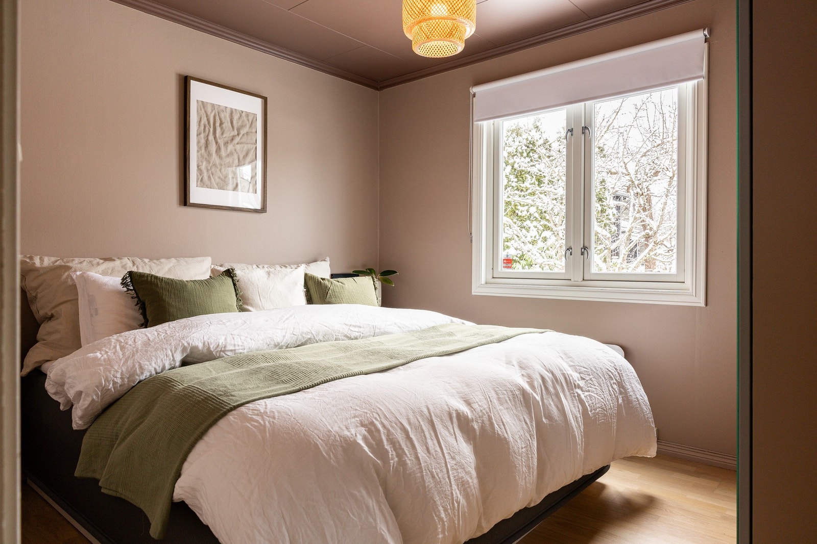 Soverom 1. Boligen har fire gode soverom med fleksible bruksmuligheter. Galleribilde