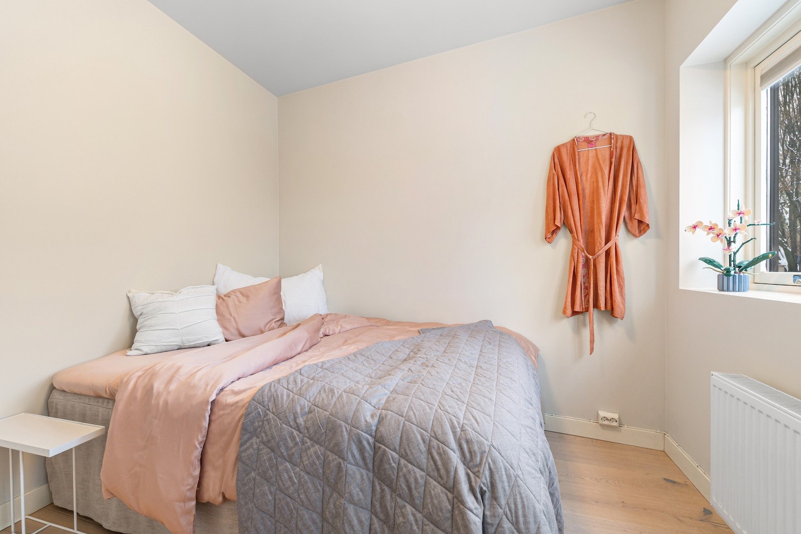 Begge soverommene har god plass til dobbeltseng og garderobeløsning. Galleribilde