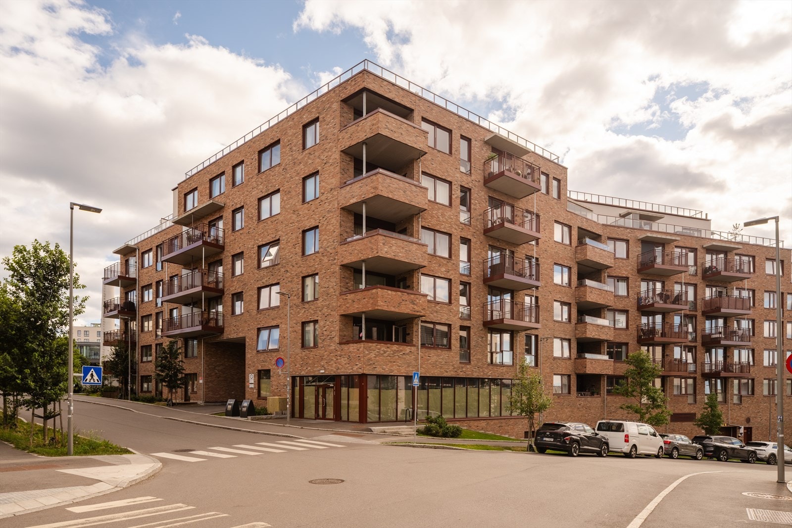 Fasade på sommerstid. Galleribilde