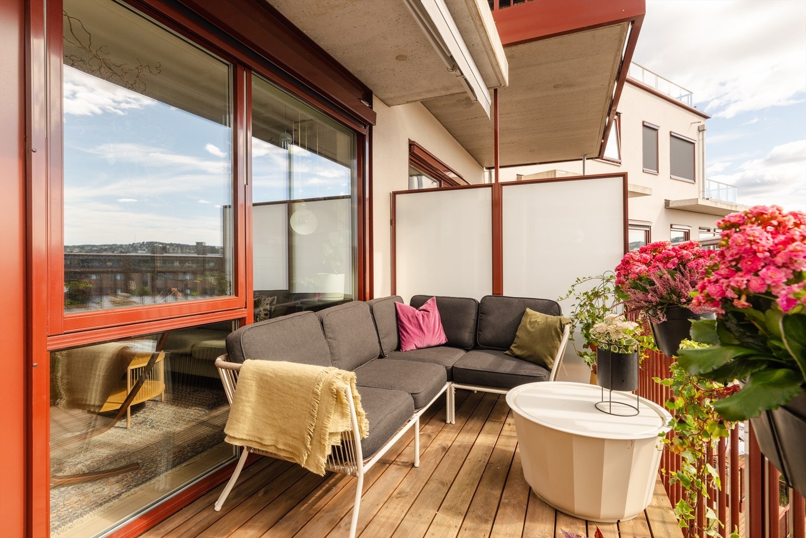 Det er god plass til en utelounge, grill og det som hører sommeren med. Galleribilde