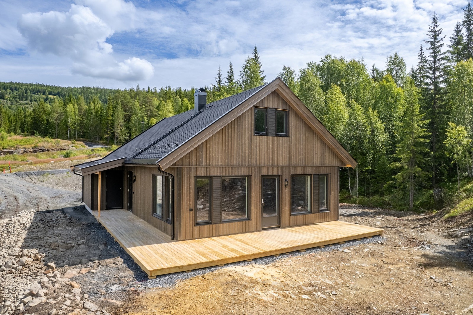 Boligen er under oppføring, og estimert overtagelse er 4.kvartal 2026. Bilder er ikke av selve boligen, kun ment som illustrasjon. Galleribilde