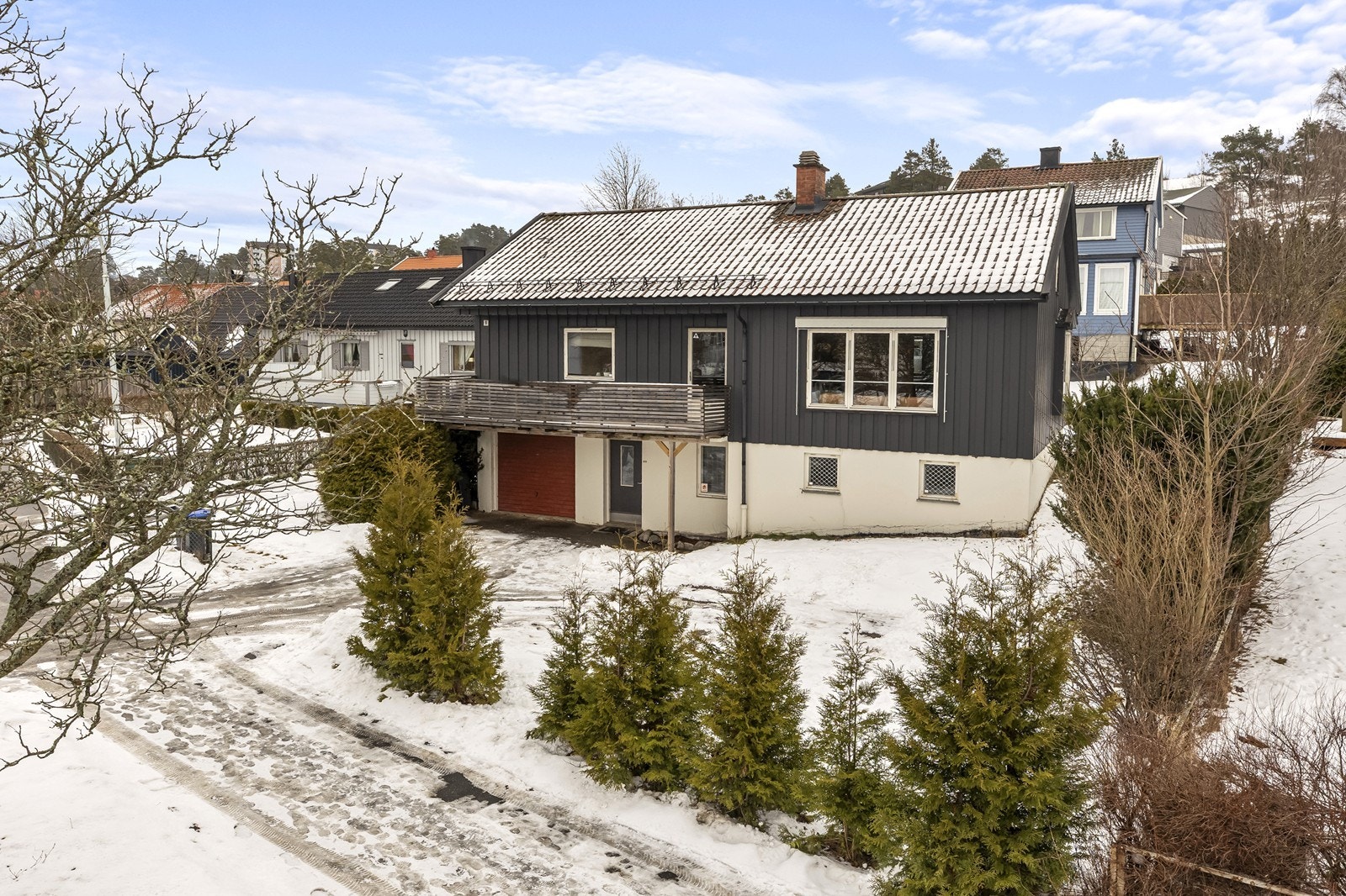 Velkommen til Kurlandveien 9 - Presentert av EiendomsMegler1 ved Henriette Henriksen Galleribilde