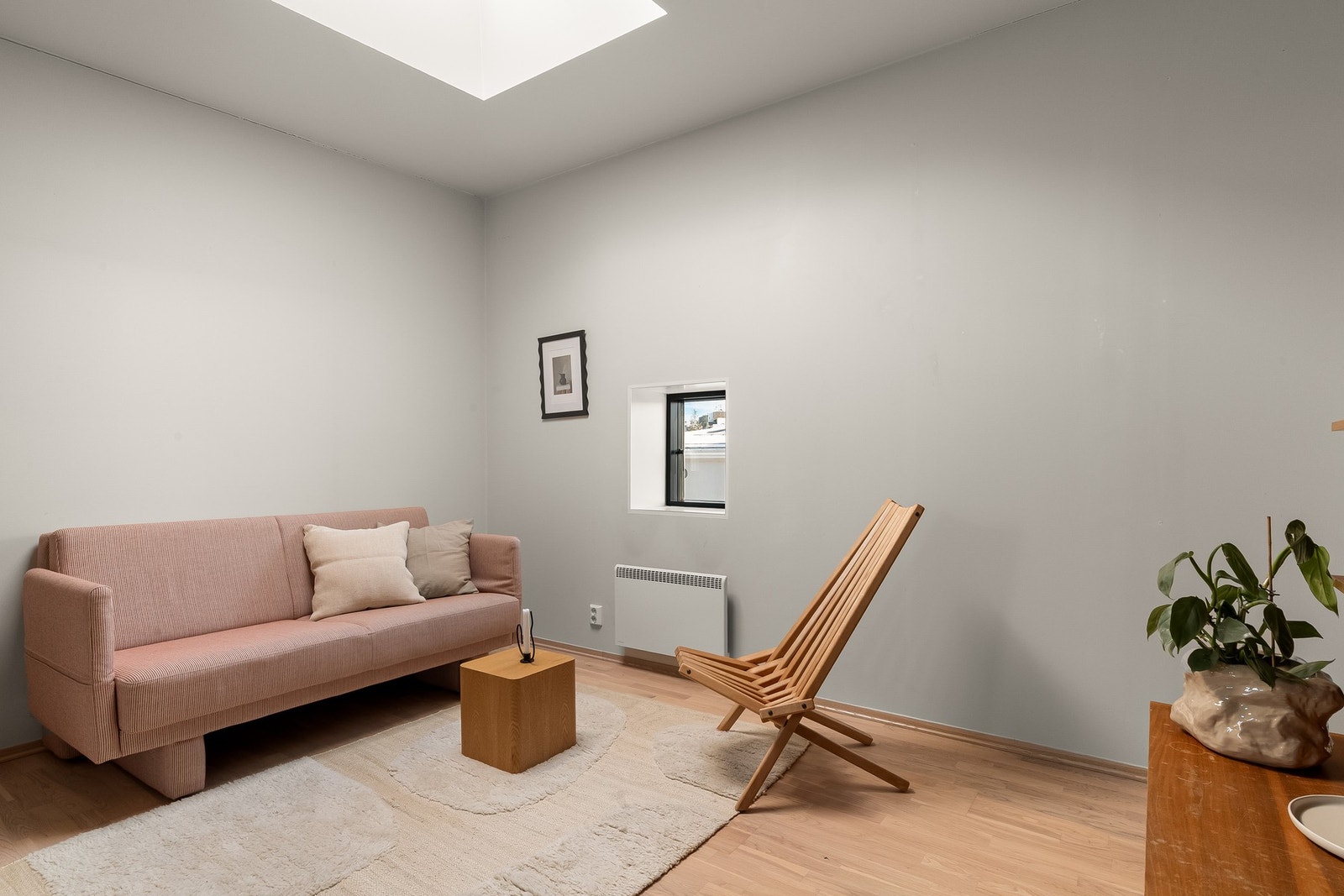 Soverom 3. Romslig og praktiske soverom med plass til å innrede begge rom med både seng, nattbord, garderobeskap og kontorpult. Galleribilde