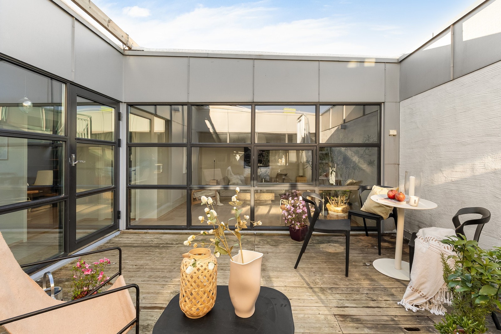 Guro Helle v/PrivatMegleren ønsker velkommen til Åsengata 40. Galleribilde