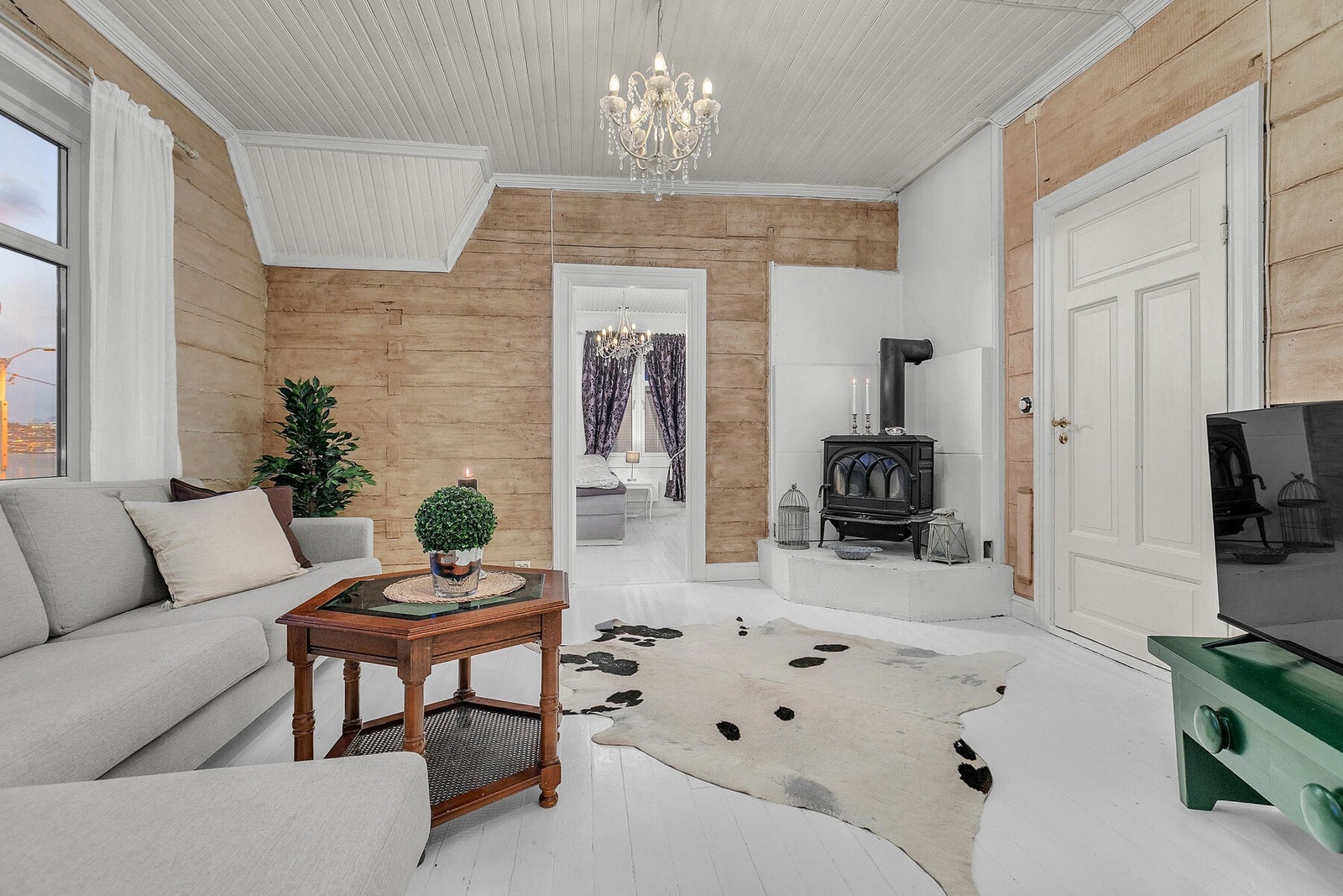 Vedovn også i loftstuen Galleribilde