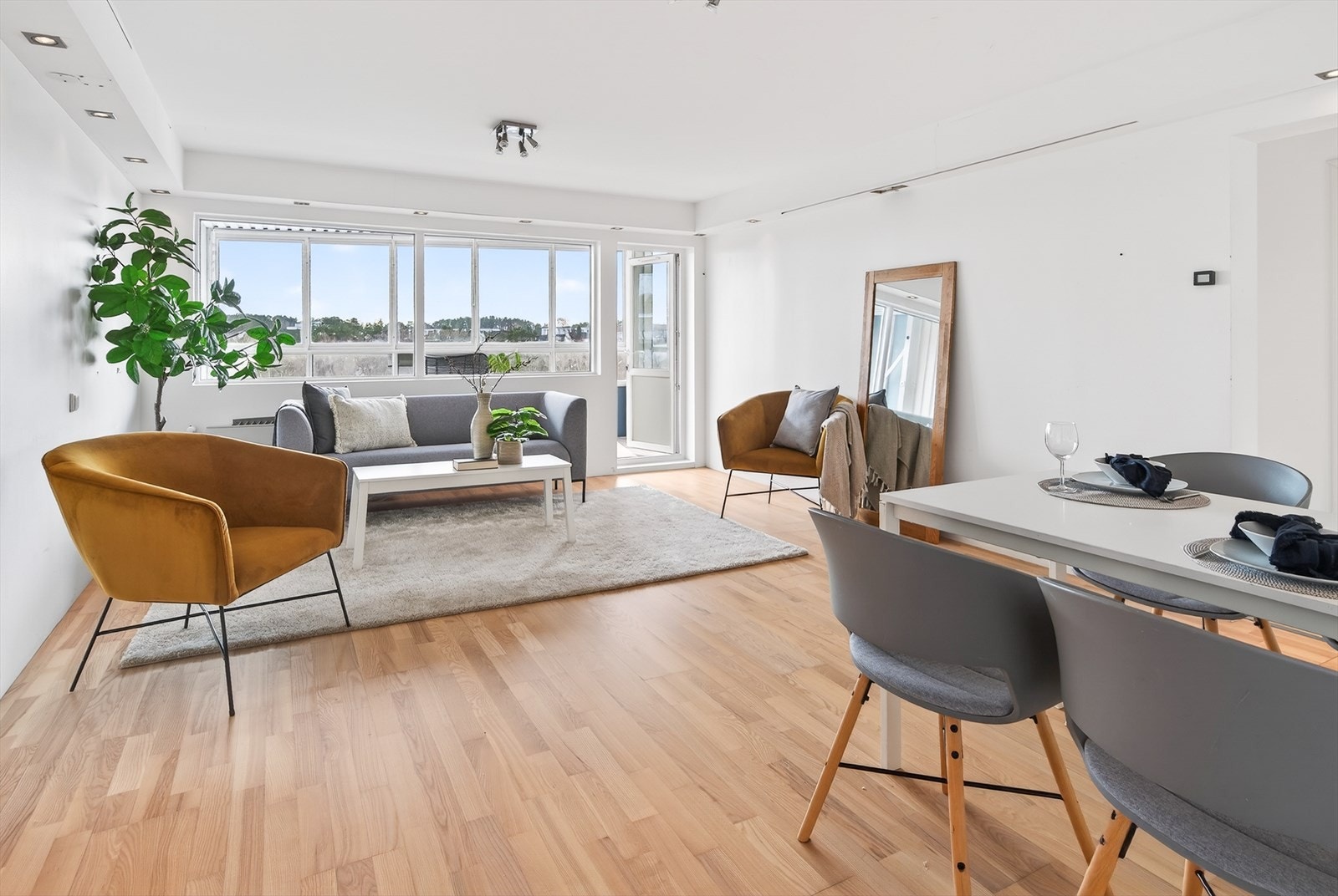 Vi har gleden av å presentere Gislemyrveien 8D - en leilighet med behov for oppussing sentralt beliggende i Vågsbygd Galleribilde