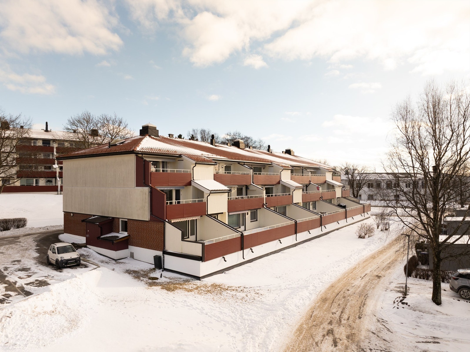 Leiligheten er en del av det veletablerte Mineberget Borettslag - like utenfor byen. Galleribilde