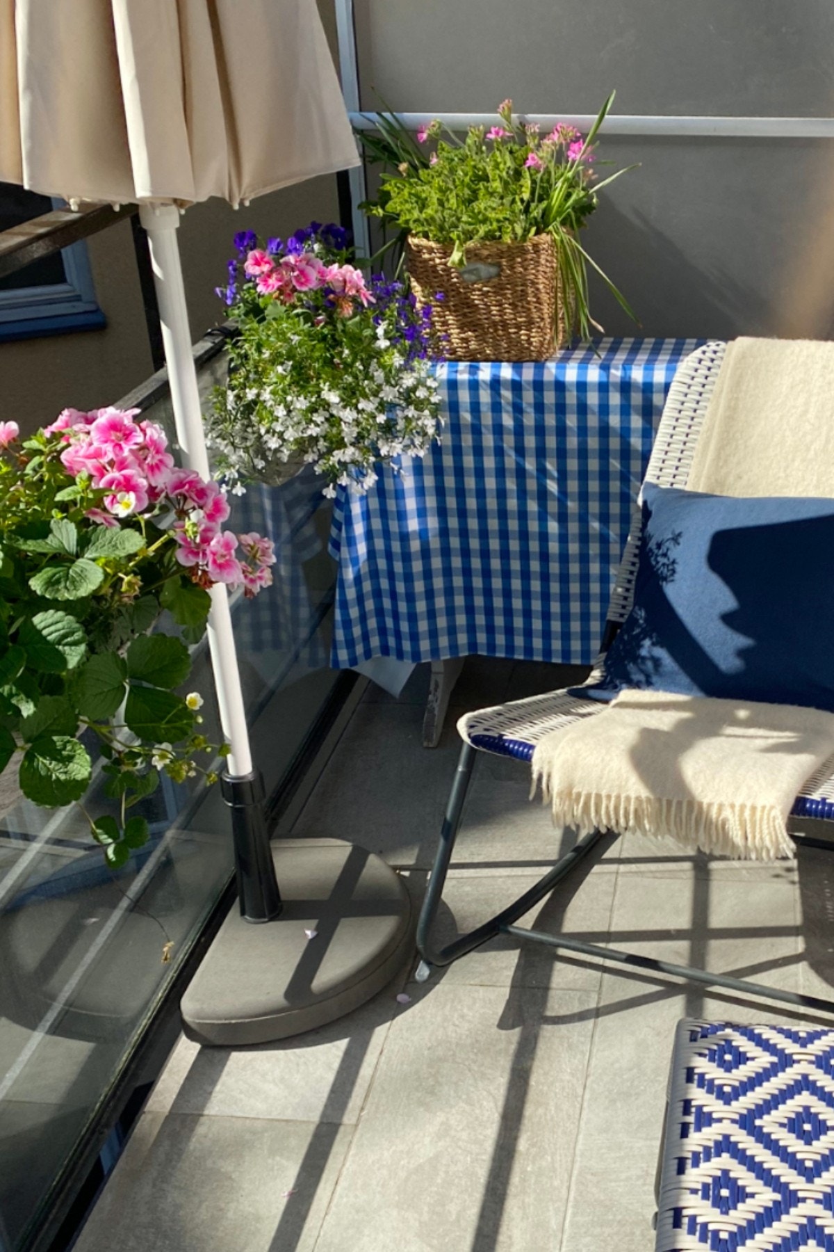 Balkongbildene er tatt av selger på sommertid. Galleribilde