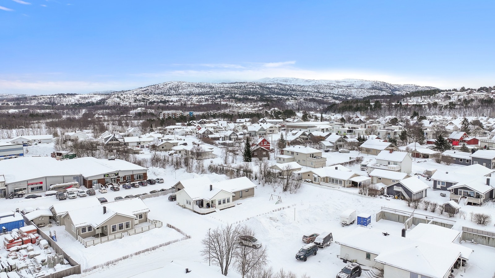 Området består hovedsakelig av eneboliger og er kjent for sitt gode og trygge bomiljø, ideelt for barnefamilier. Galleribilde