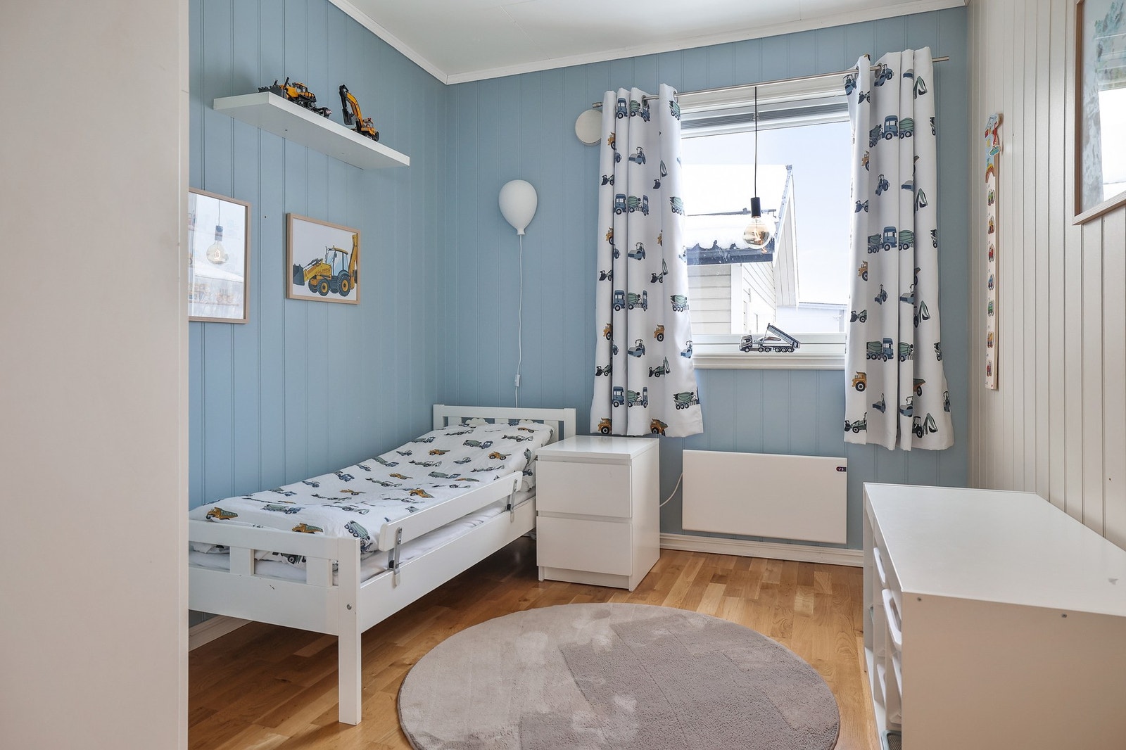 Det ene soverommet kan fungere ypperlig som gjesterom eller hobbyrom. Galleribilde