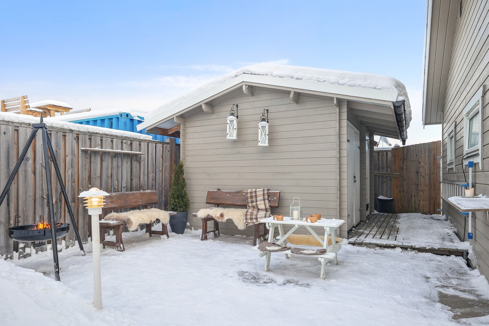 Det er god plass til ulike sittegrupper - perfekt for hyggelige sammenkomster. Galleribilde