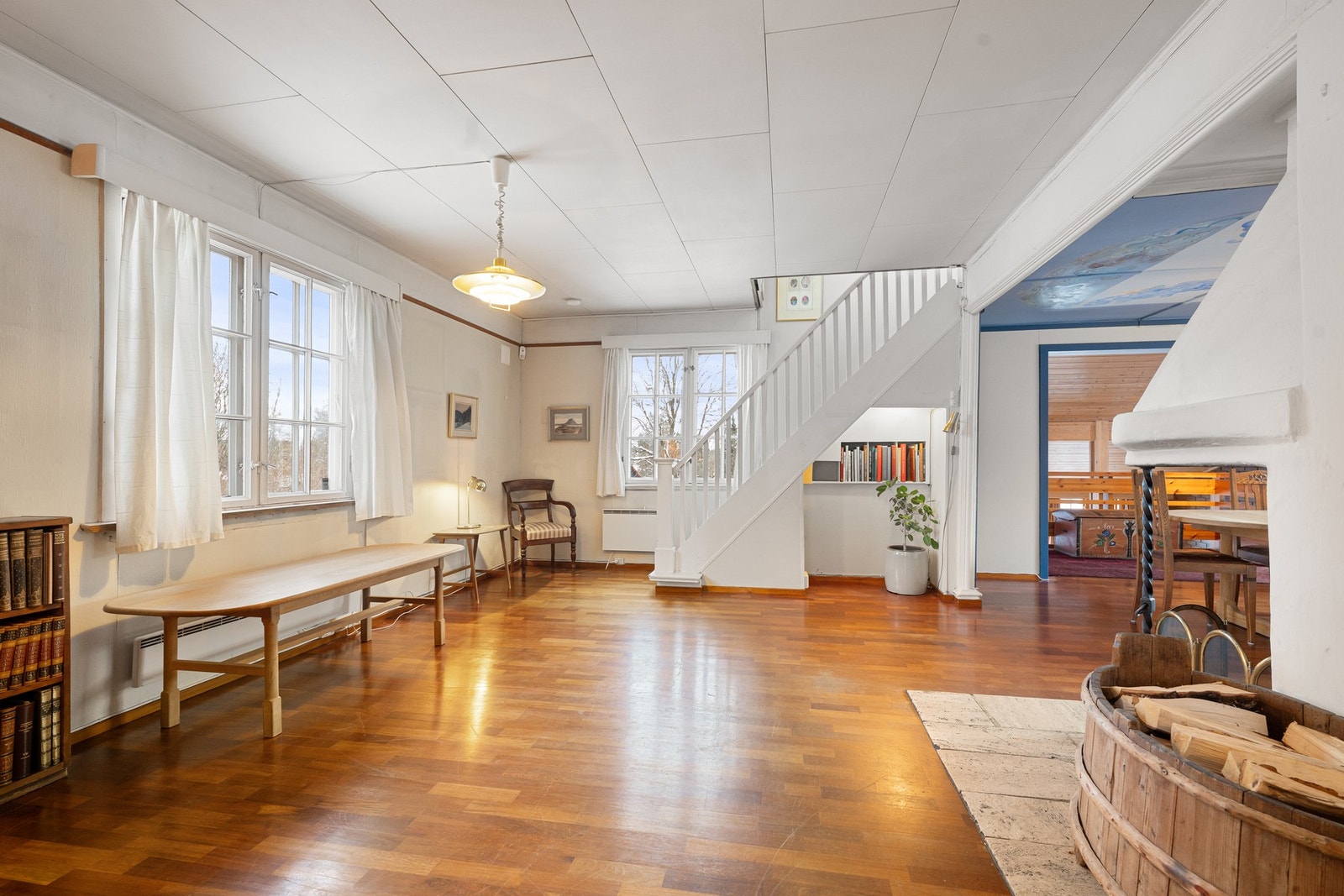 Her får du en unik kombinasjon av romslige uteområder og en innholdsrik bolig med stort potensial. Galleribilde