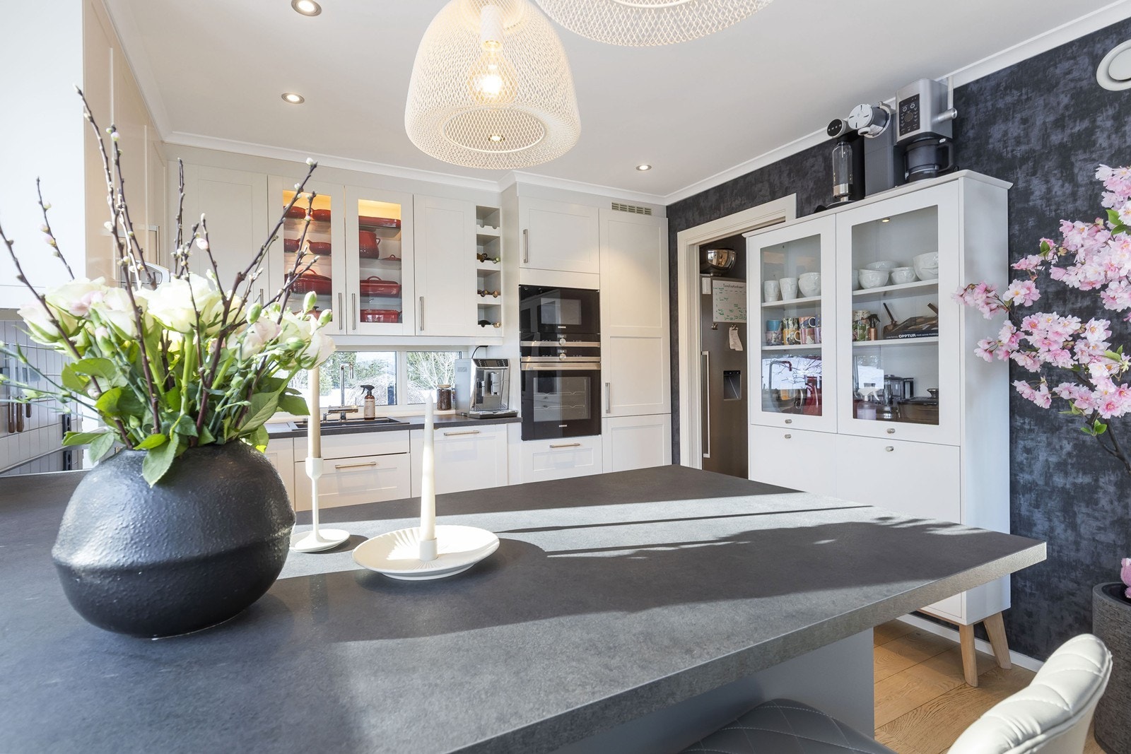 Pen og stilren kjøkkeninnredning fra Marbodal. Galleribilde