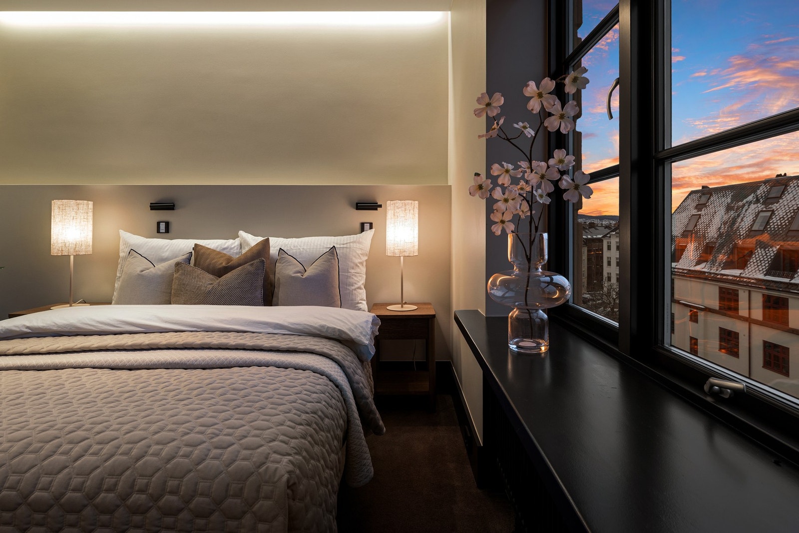 Velkommen inn i en eksklusiv leilighet med skreddersøm og en svært luftig planløsning. Galleribilde