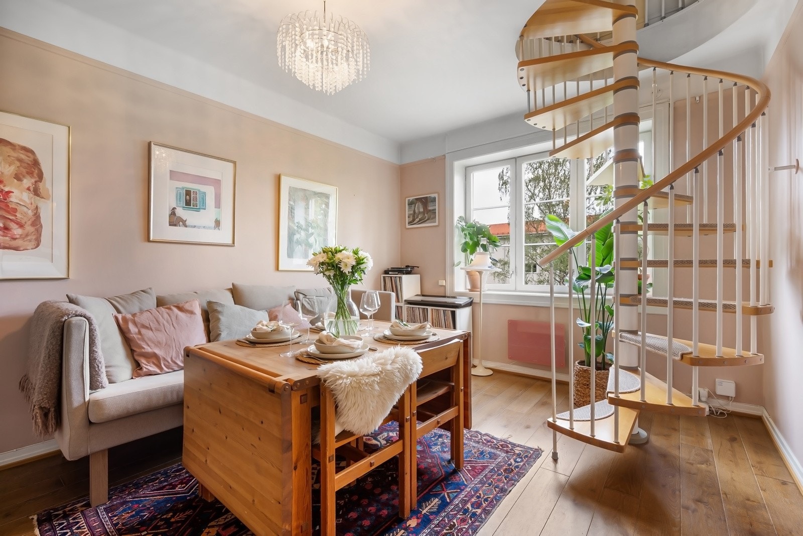 Her bor du sentralt og urbant, med kort vei til bla. Grünerløkka, St. Hanshaugen og indre sentrumskjerne. Galleribilde