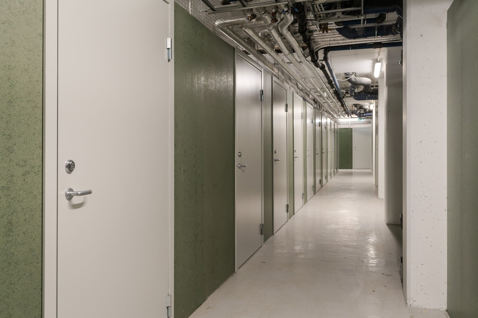 Det medfølger en romslig bod i kjeller på ca. 8 kvm. Galleribilde