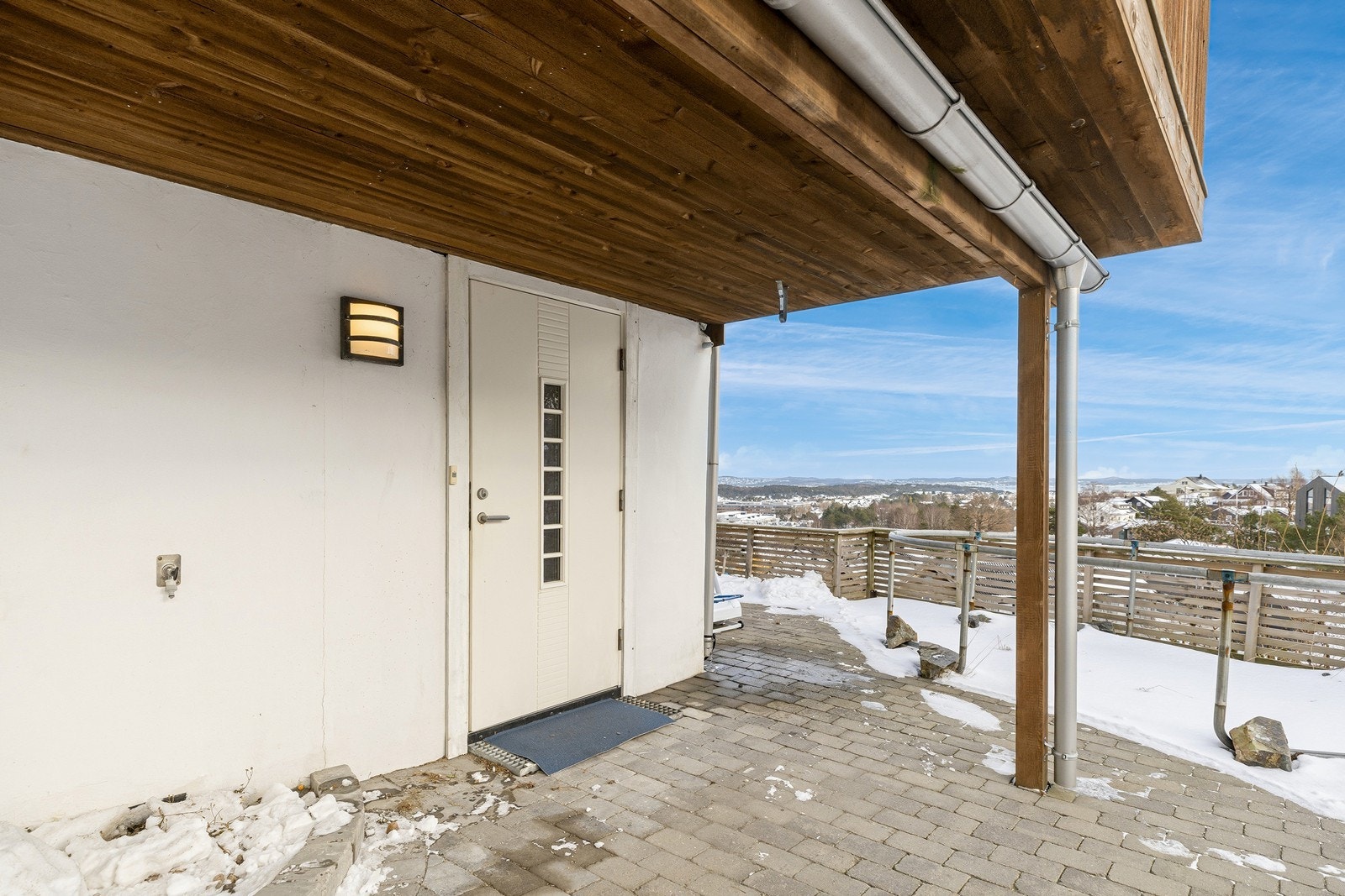 Inngangsparti underetasje Galleribilde