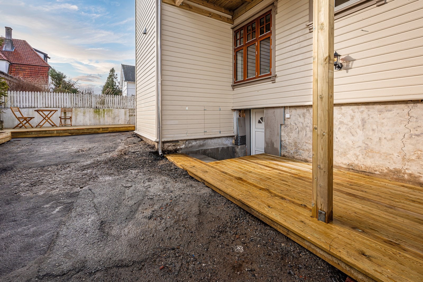 Kjellerinngang med egen terrasse Galleribilde