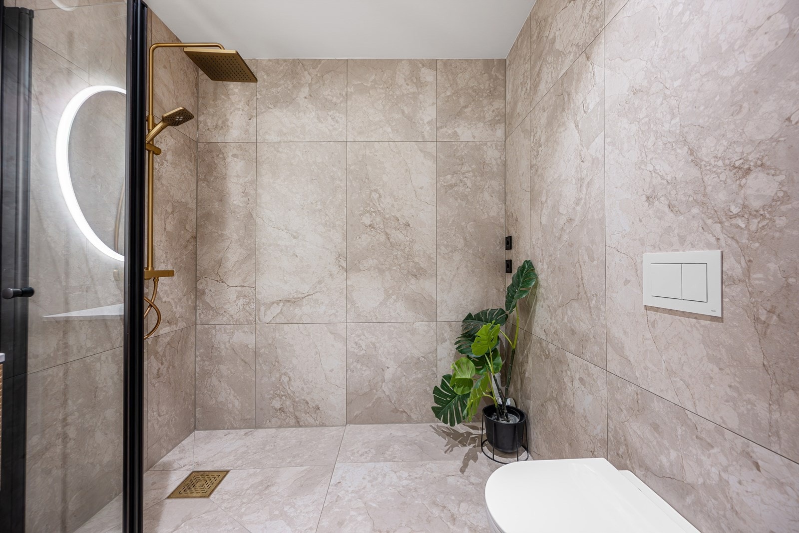 Opplegg for vask/tørk i hjørnet Galleribilde