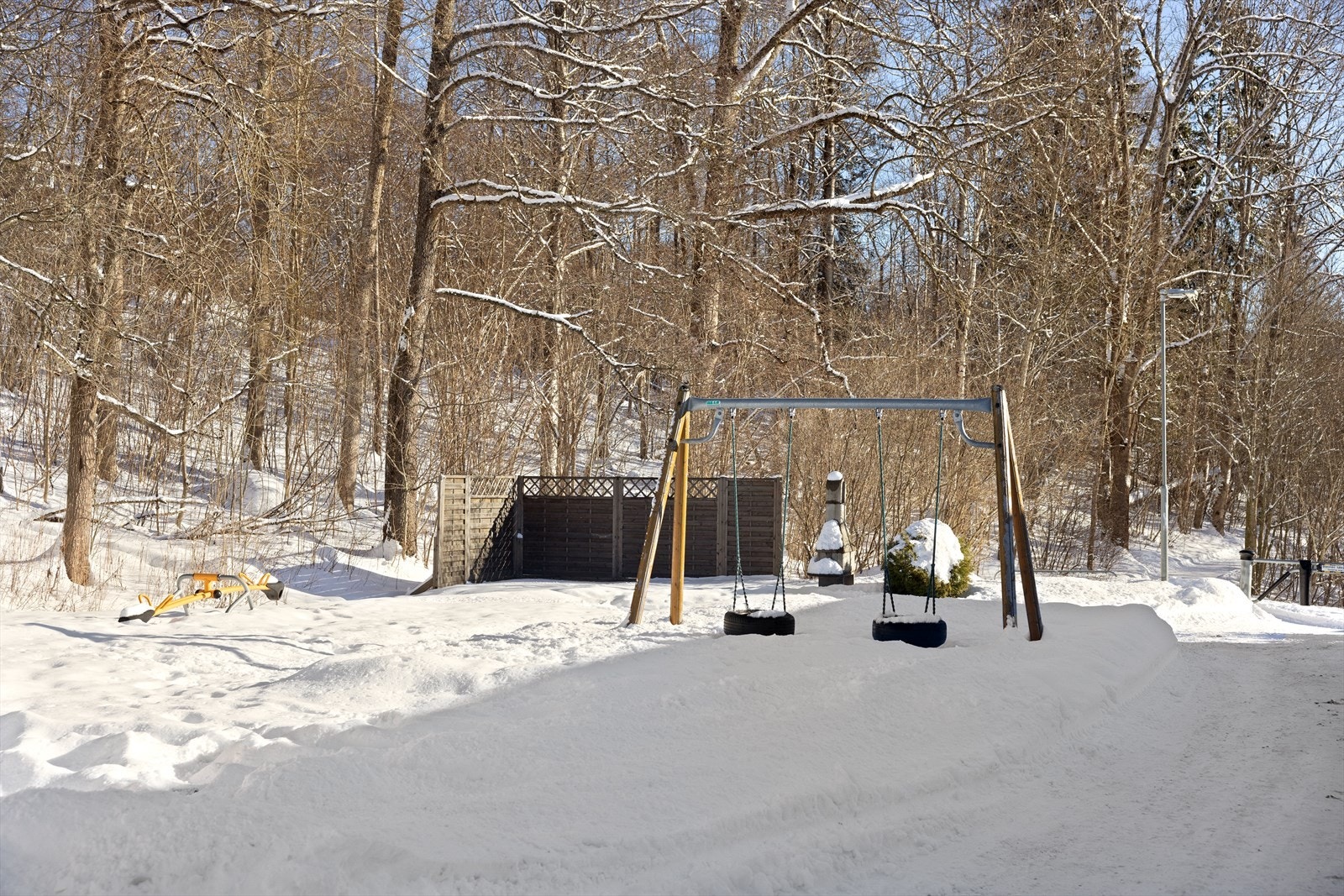 Det er lekeplass rett utenfor. Galleribilde