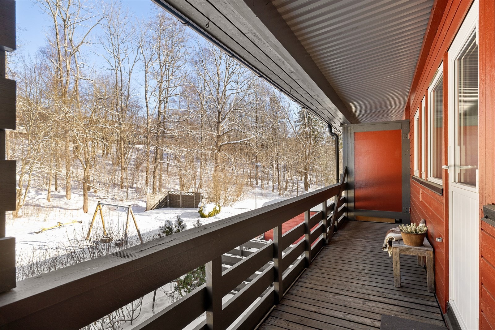 Fra kjøkkenet er det utgang til en hyggelig balkong på 9 kvm. Galleribilde