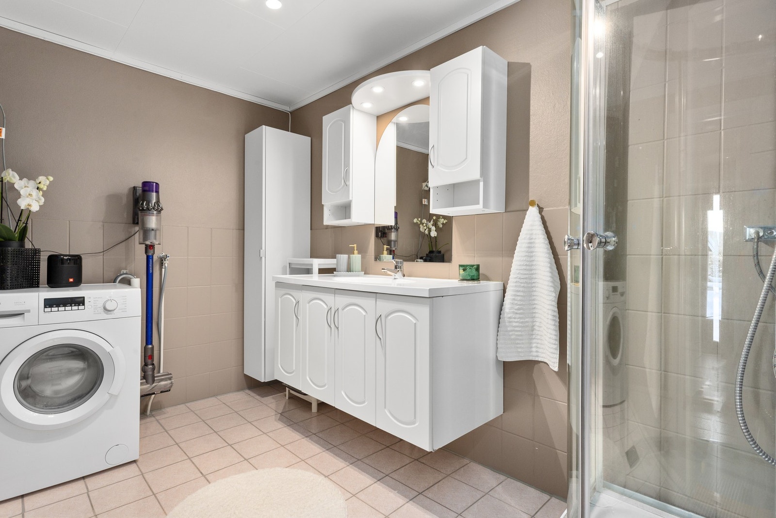 Baderom i hybelleiligheten. Foto: Marte Vibe Galleribilde