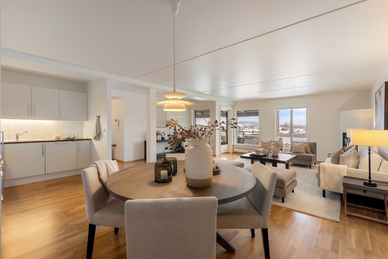 God plass til spisebord. Galleribilde