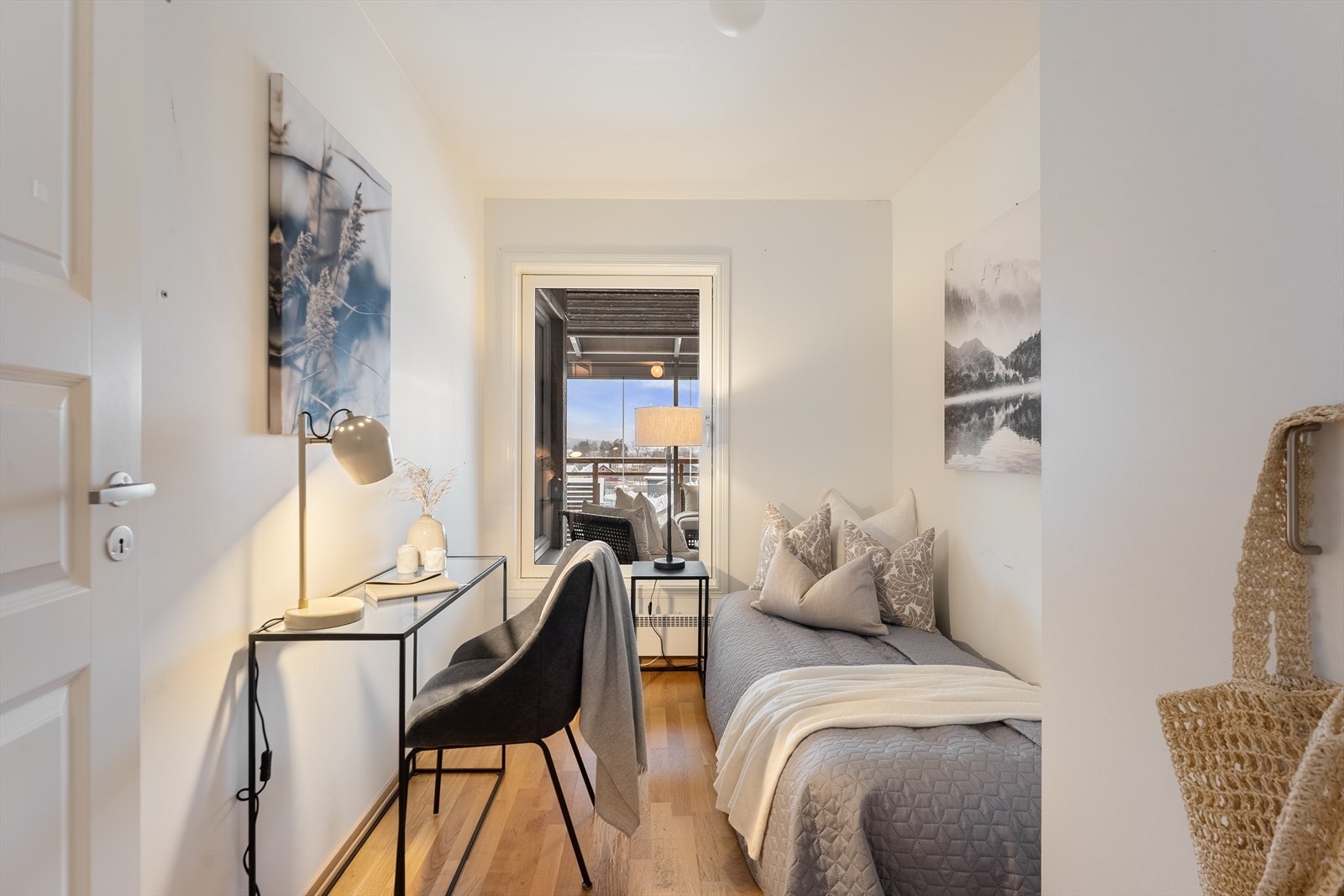 Det andre soverommet egner seg godt som barnerom, gjesterom eller kontor. Galleribilde