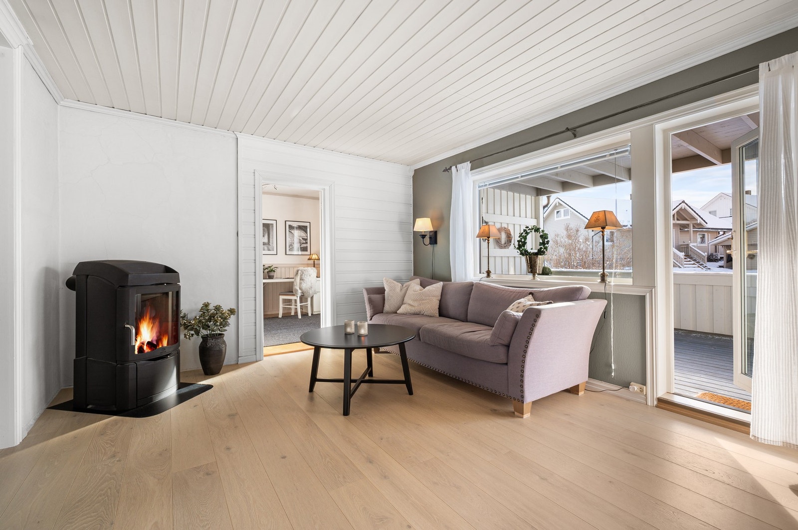 Moderne ildsted gir god varme og atmosfære. Galleribilde