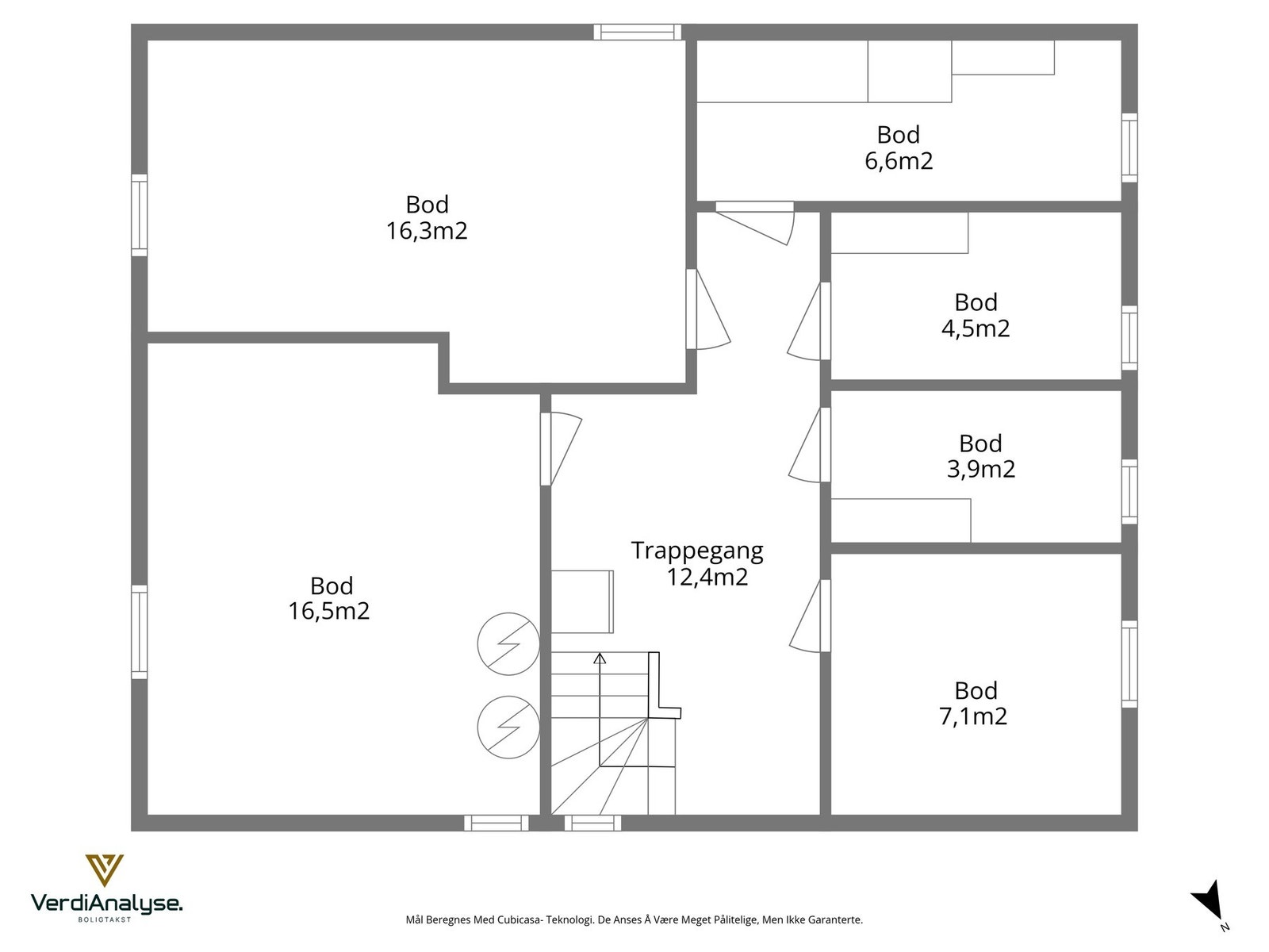 Full kjeller på 71 kvm, med flere store boder og rikelig av lagringsplass. Galleribilde