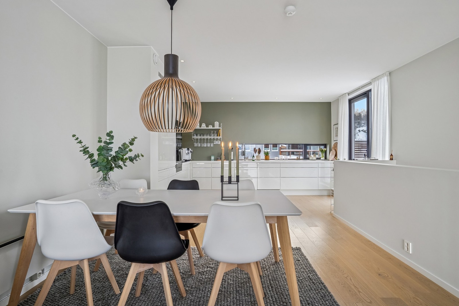 Stue og kjøkken Galleribilde