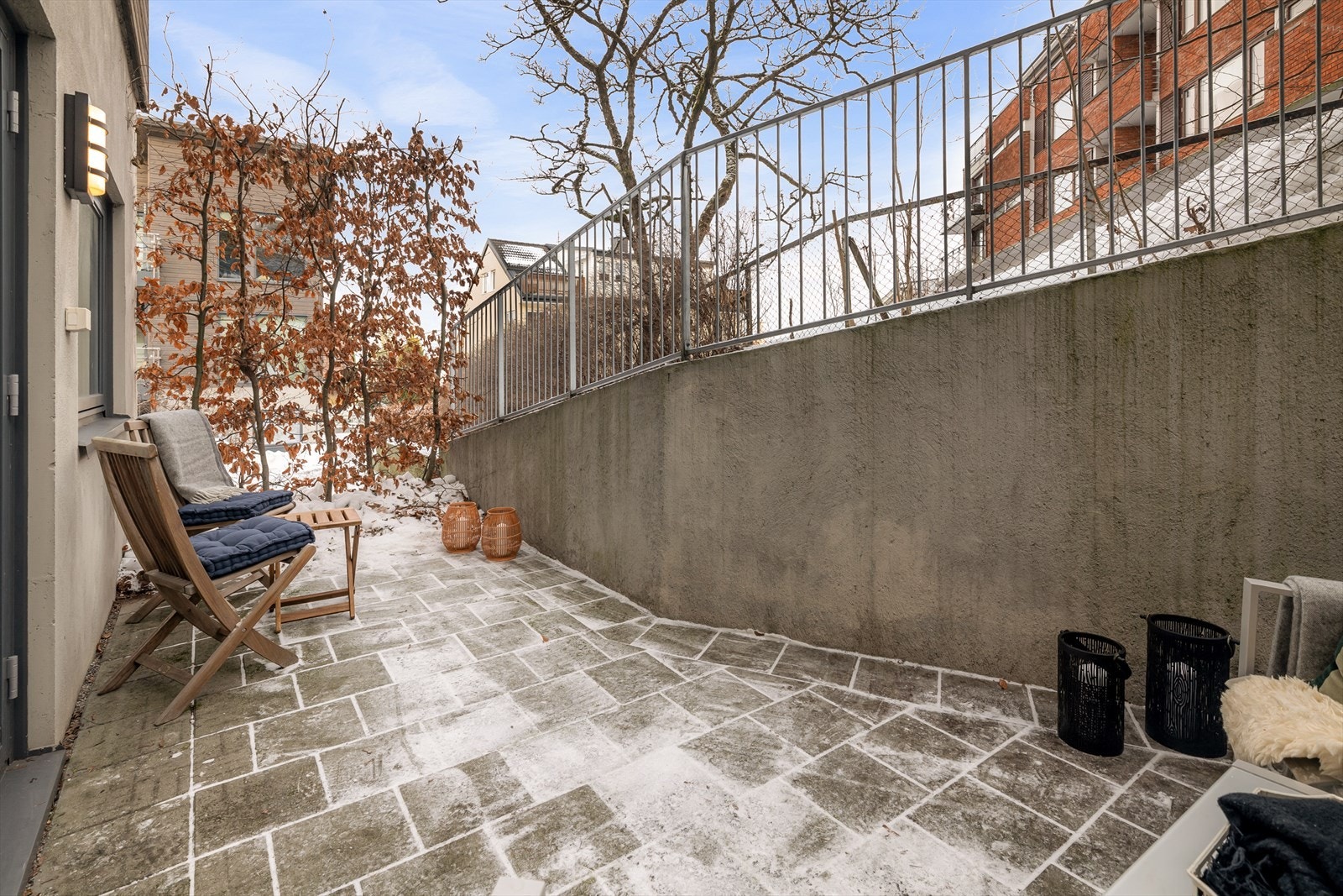 Her kan man enkelt innrede med utemøbler for å nyte fine dager. Galleribilde