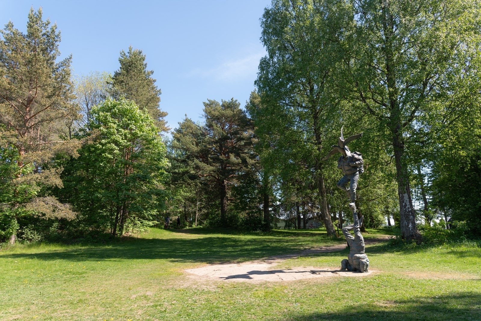 Her er det flere turstier og skulpturer/ kunst å kikke på. Galleribilde