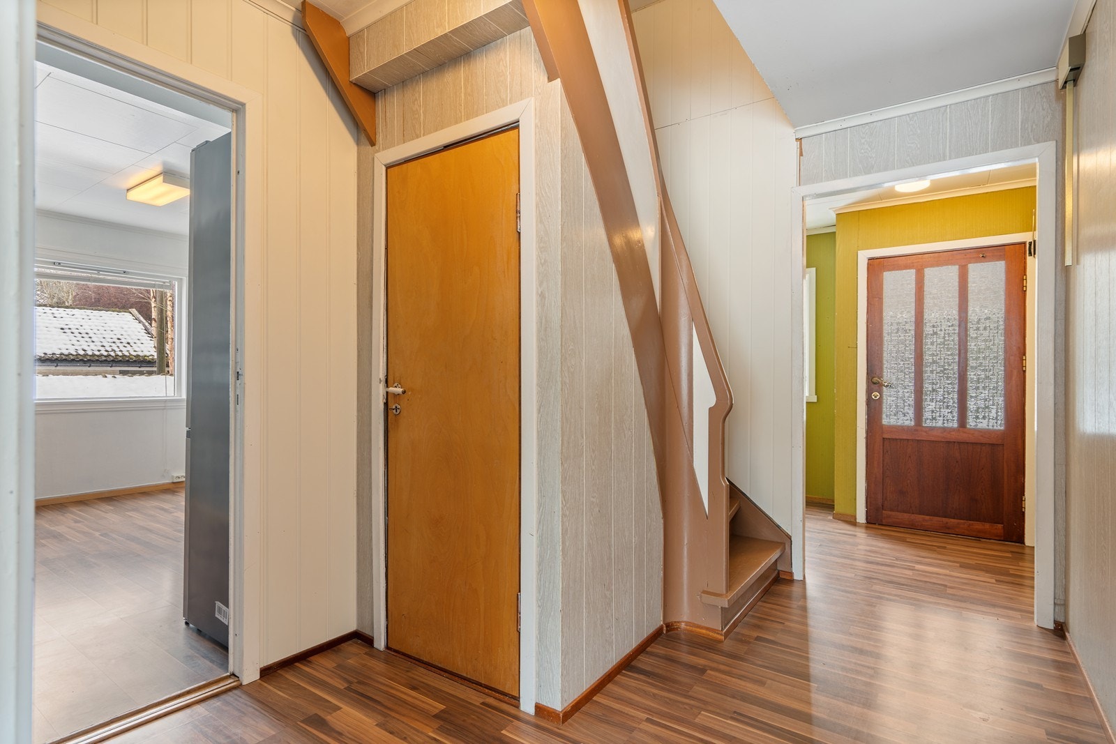I gangen er det trapp opp til loftet og ned til kjelleren. Galleribilde
