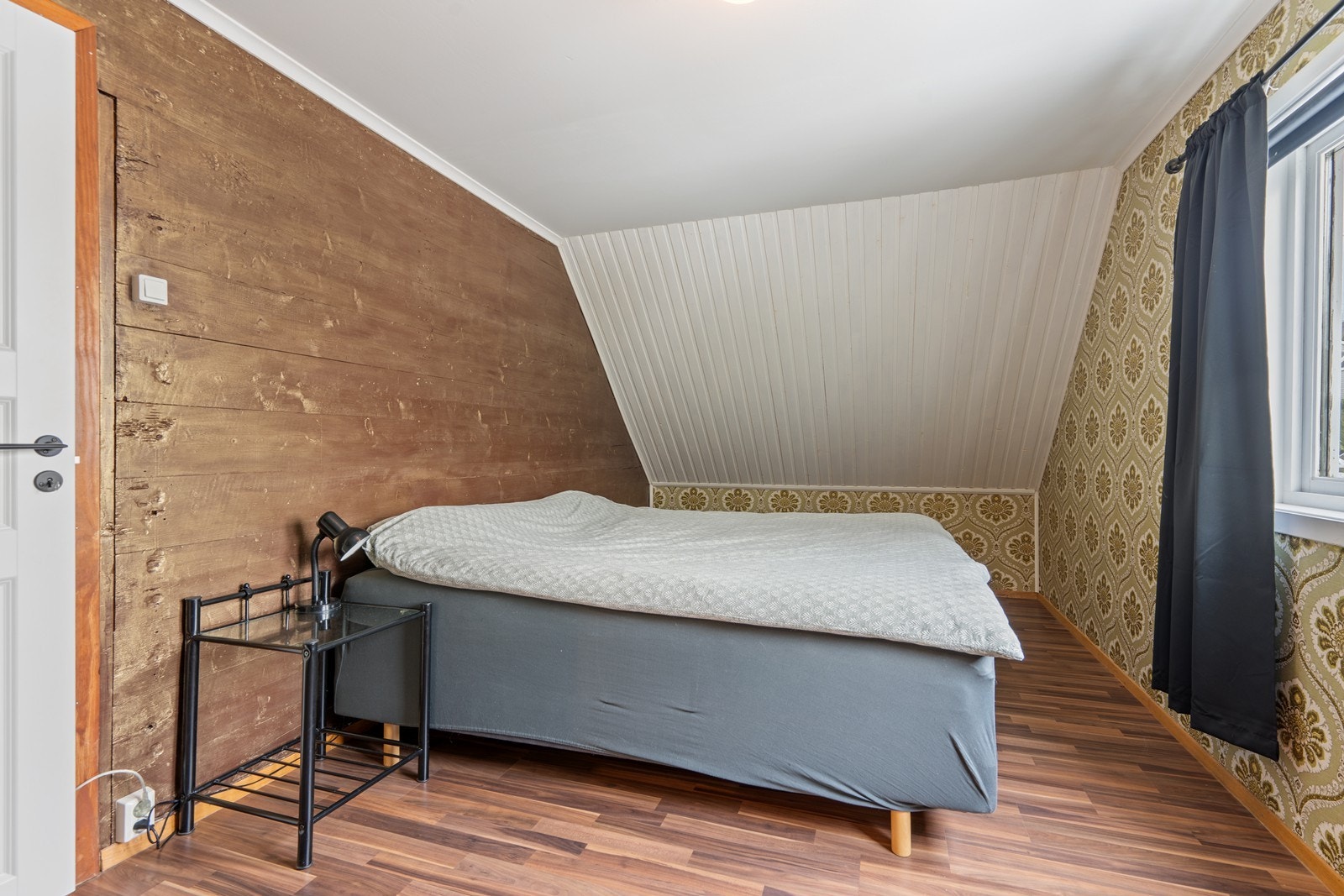 Soverom 2 lar seg enkelt møblere dobbeltseng og nattbord. Galleribilde