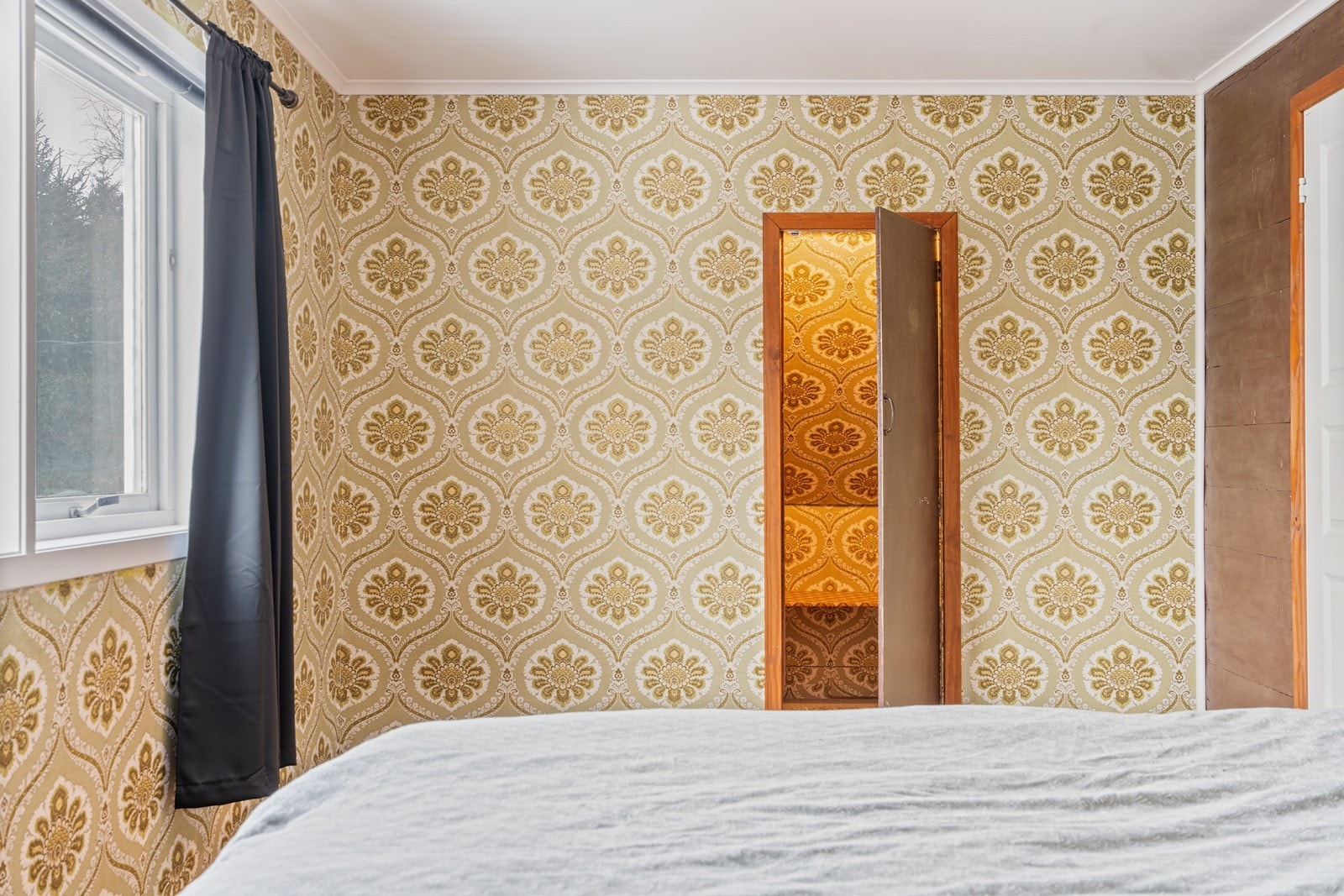 Soverom 2 ligger i tilknytning til et praktisk kott. Galleribilde