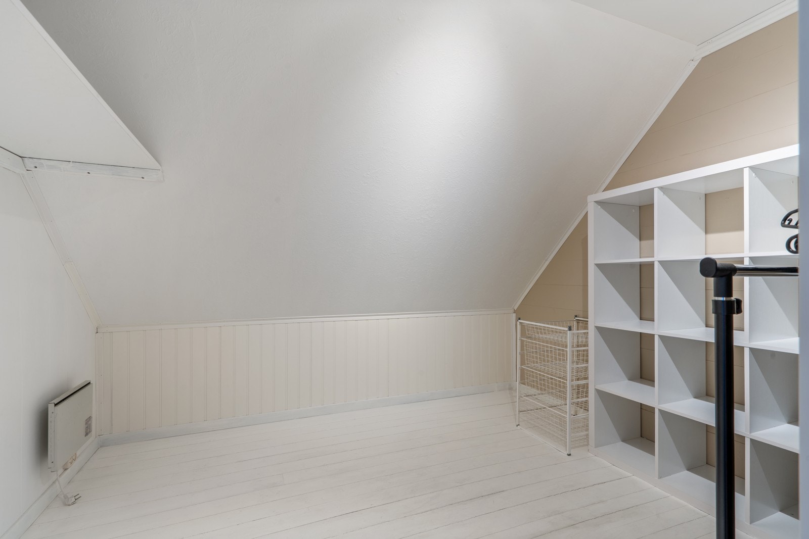 Praktisk bod som gir godt med oppbevaringsplass. Galleribilde