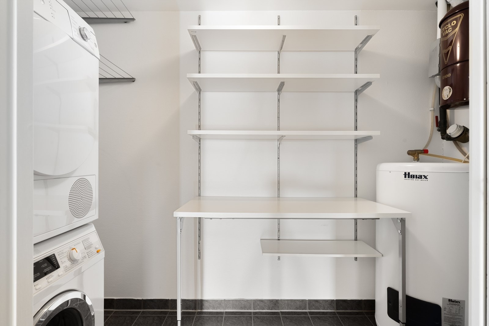 Vaskerom Galleribilde