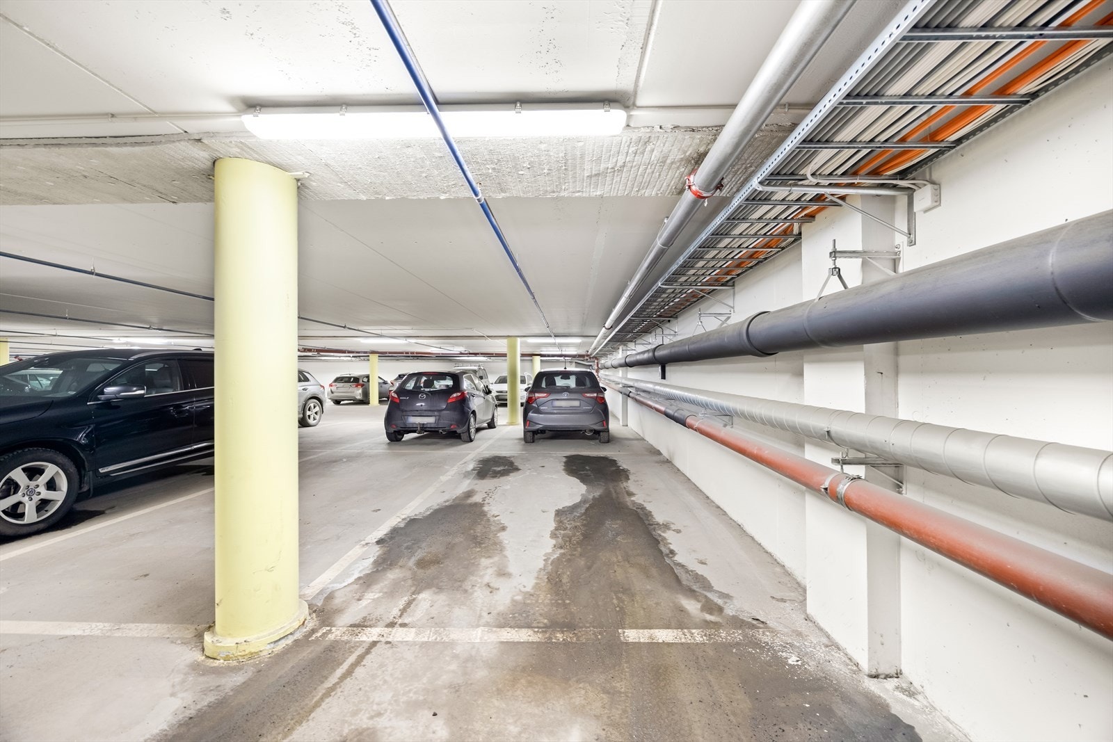 Biloppstillingsplass i avlåst garasjekjeller medfølger. Galleribilde