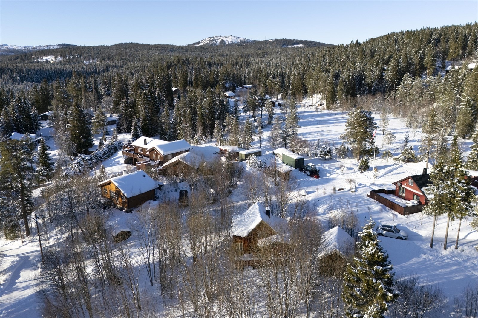 Eiendommen har skjermet beliggenhet og fine utsiktsforhold Galleribilde