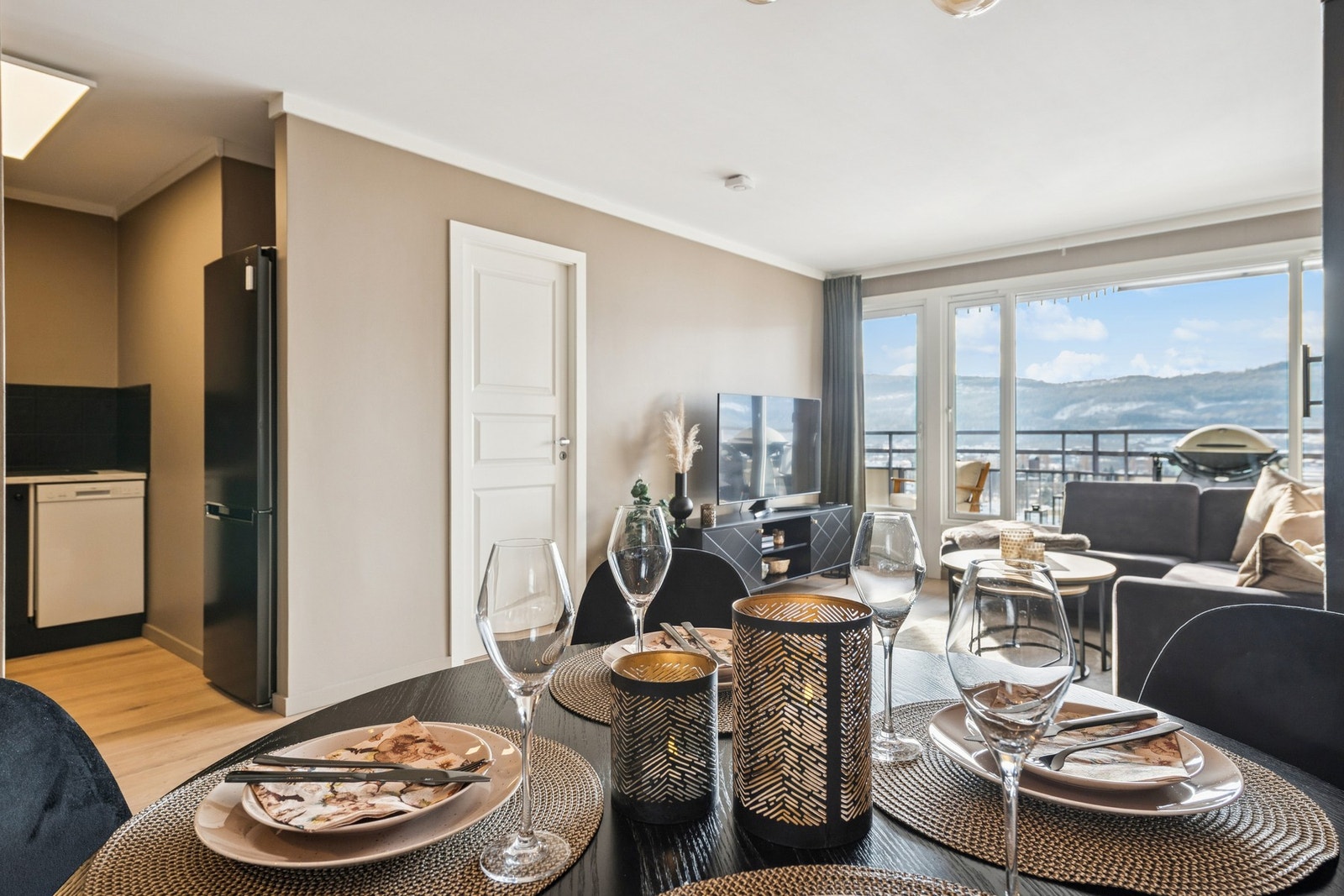 Velkommen til Myrehagen 14 - presentert av Meglerhuset & Partners! Galleribilde