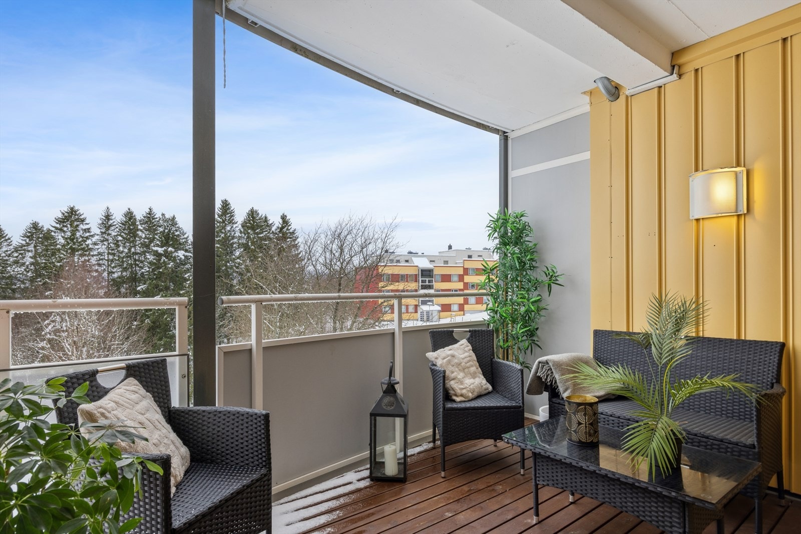 På balkongen har man god plass til utemøblement. Galleribilde