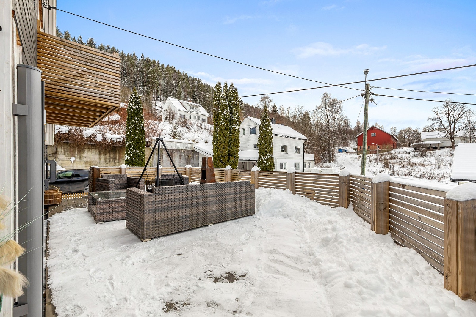 Her er det fin plass til å innrede med ønsket utemøblement Galleribilde