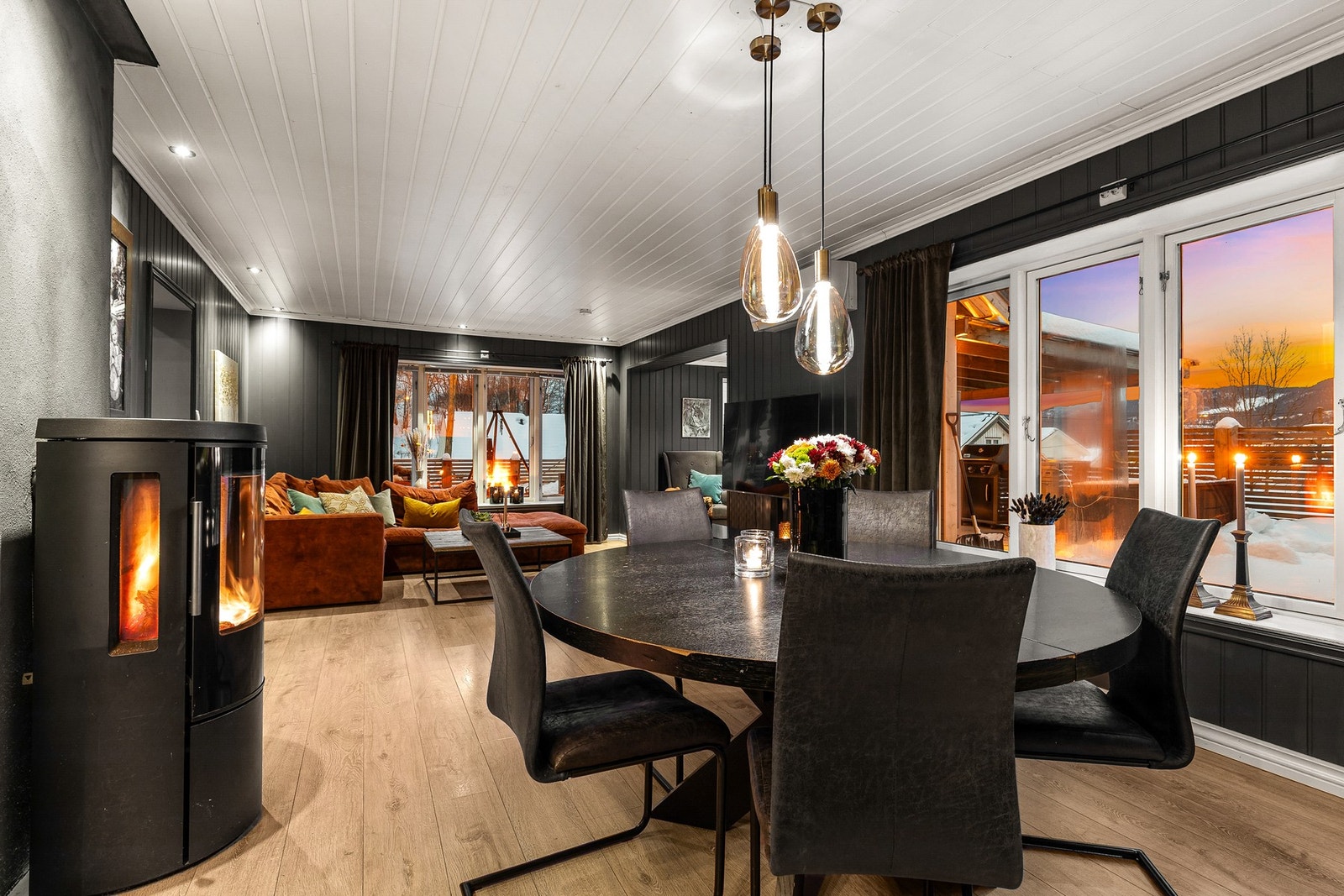 Rommet kan enkelt møbleres i flere soner Galleribilde