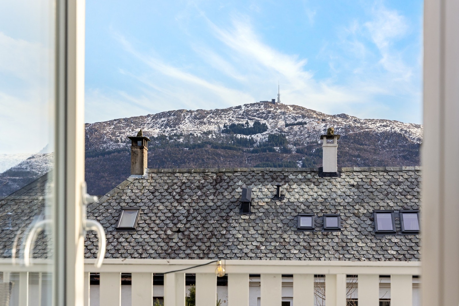 Fra leiligheten har man flott utsikt mot Ulriken Galleribilde