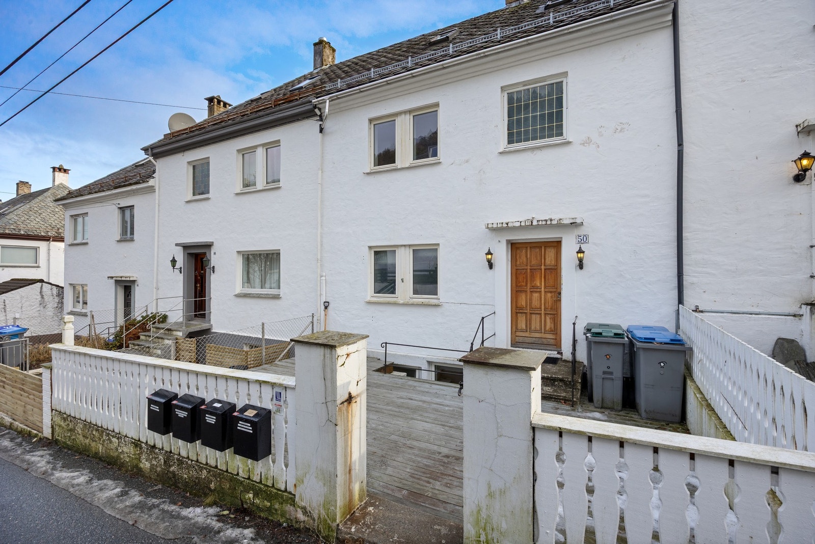 Deler av taket ble fikset høsten 2025 Galleribilde