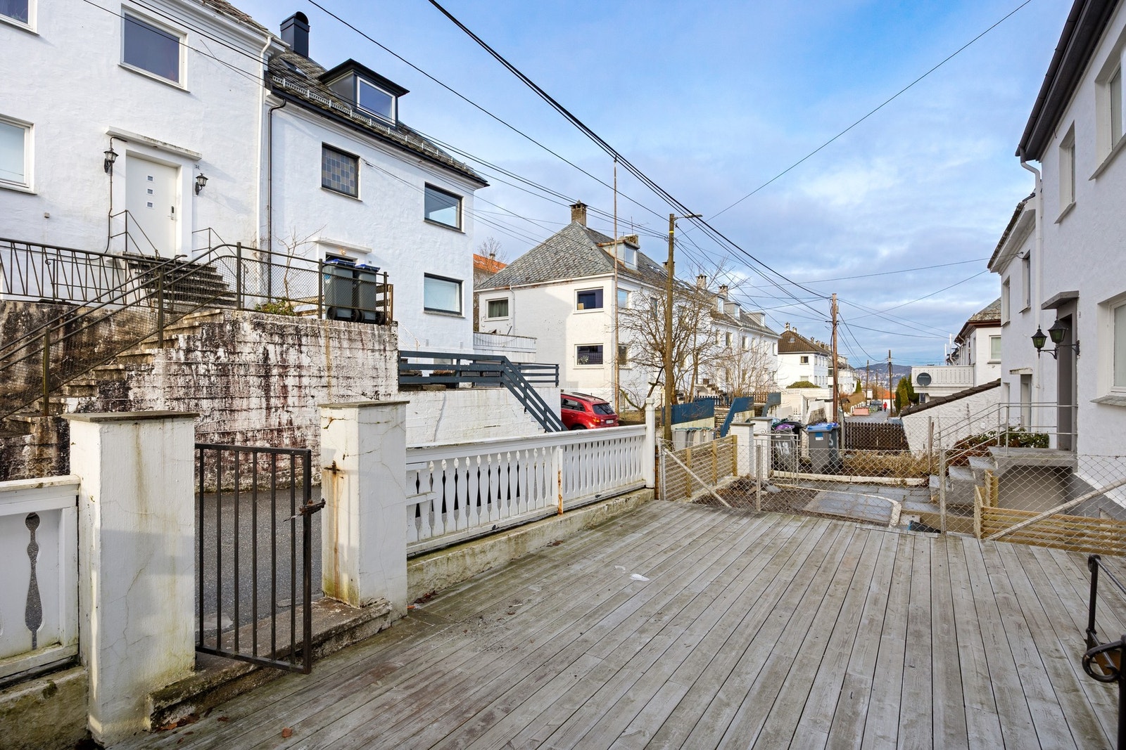 Fra ytterdøren er det kun 3 minutter gange til både dagligvare og kollektivtransport Galleribilde