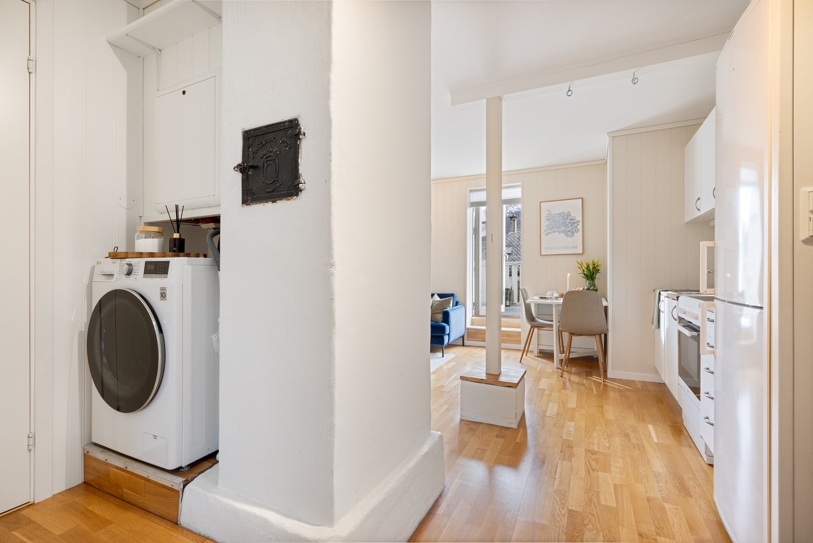 Leiligheten består av entré, stue/kjøkken, soverom, bad og bod Galleribilde