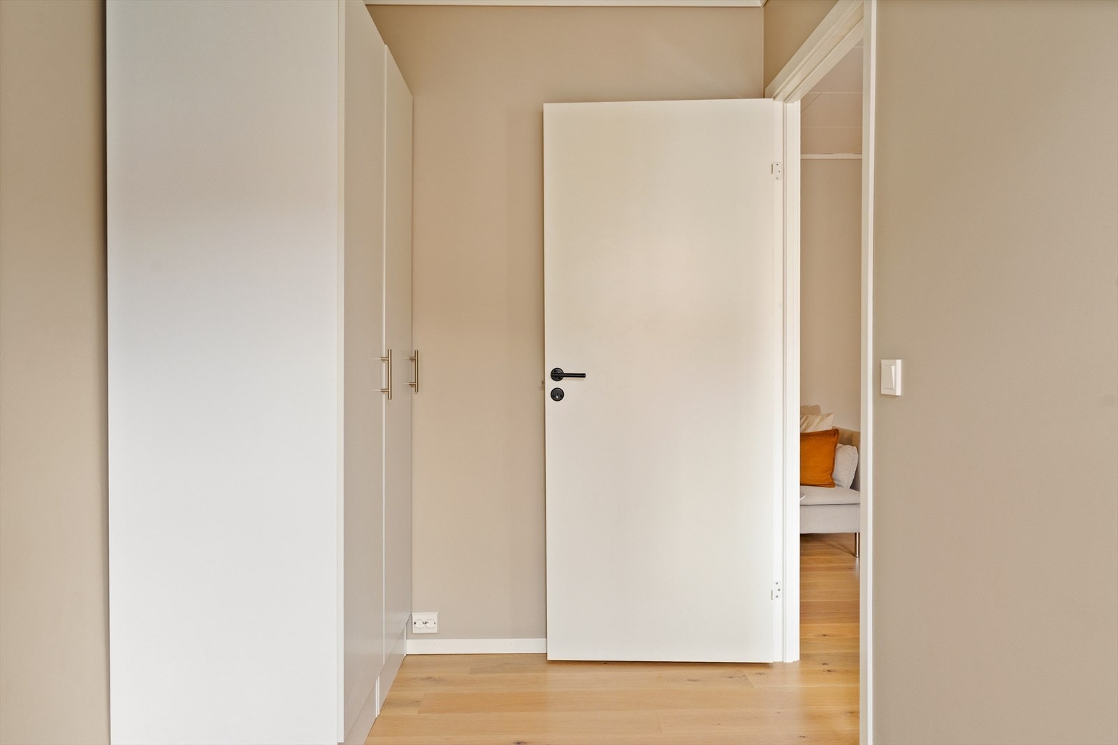 Soverom to Galleribilde