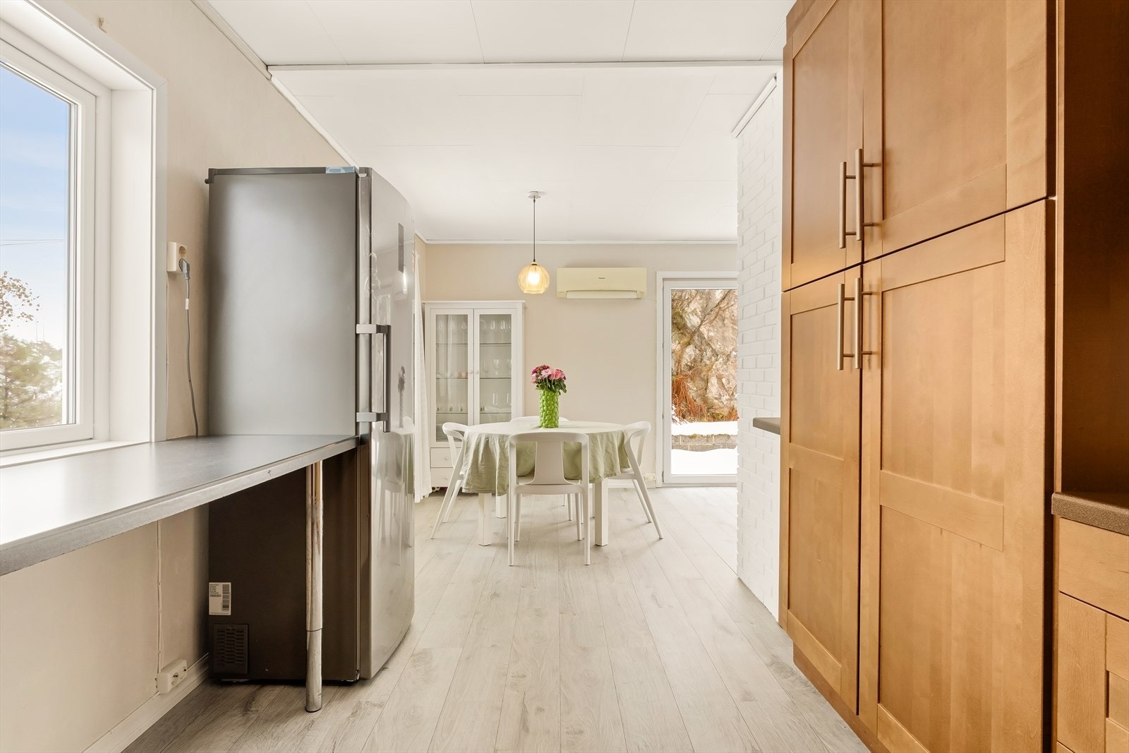 Kjøleskap kan medfølge etter avtale. Galleribilde